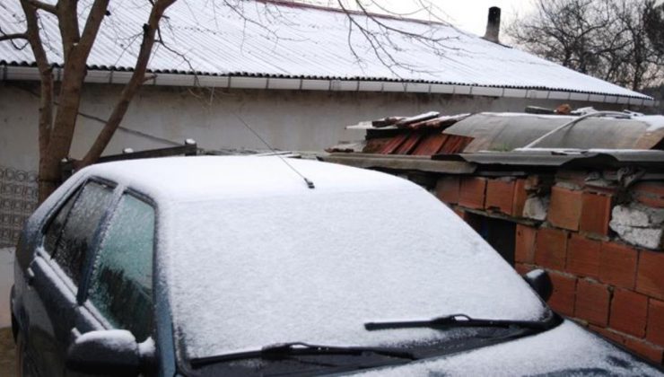 İstanbul’da özlenen görüntü! Uzun süredir beklenen kar yağışı başladı