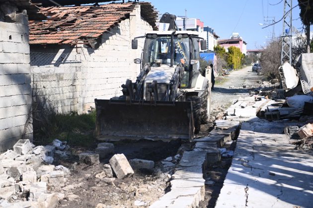 TUZLA BELEDİYESİ’NDEN KIRSAL KESİMLERDEKİ EVLERE SU DESTEĞİ