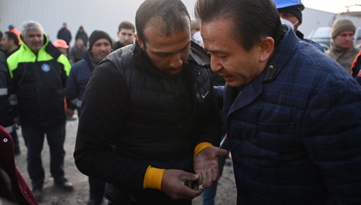 Tuzla Belediye Başkanı Dr. Şadi Yazıcı’dan Depremzedelere 7 Milyon Türk Lirası Bağış