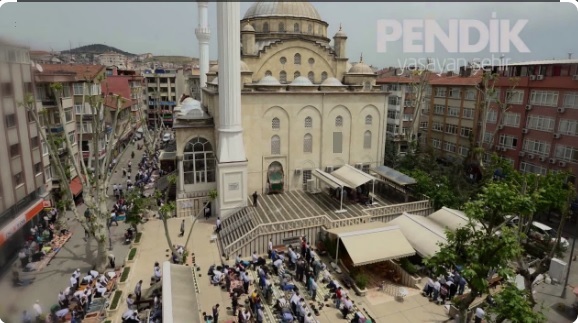 Pendik’te 30 Depremzede,depremde hayatını kaybedenler için düzenlenen mevlide katıldı