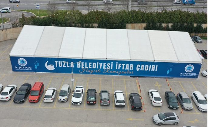 Tuzla’da Bin Kişilik İftar Çadırı Kuruldu