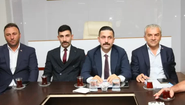 MHP’nin Pendik İlçe Başkanı Kerim Kaya Basın Mensuplarına yapılacak seçimler ilgili basın mensuplarına bilgi verdi.