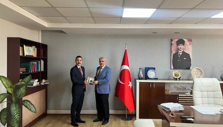 MHP Pendik İlçe Başkanı Kerim Kaya ve Yönetimi Pendik İlçe Milli Eğitim Müdürünü Ziyaret Etti