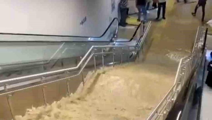 Pendik’te Metro Durağını Su Bastı