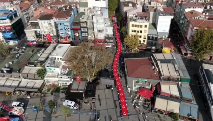 Pendik’te Cumhuriyet’in 100. Yılı Yürüyüşü Düzenlendi