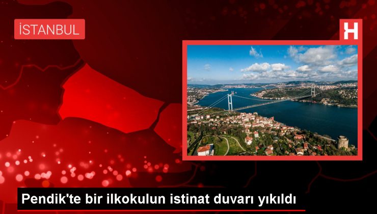 Pendik’te Artukbey İlkokulu’nun istinat duvarı yola yıkıldı