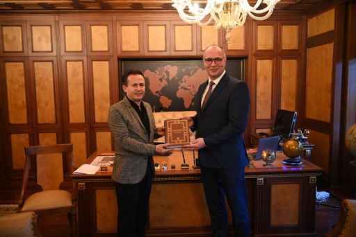 Bosna Hersek Tuzla Belediye Başkanı Zijad Lugavic, Tuzla Belediye Başkanı Şadi Yazıcı’yı ziyaret etti