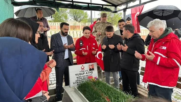 Türk Kızılay Pendik Şubesi, Elazığ’daki şehit mezarlarını ziyaret etti