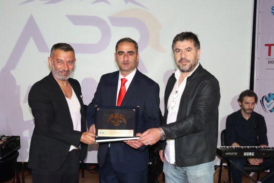 Erzurum Web Tv İmtiyaz Sahibi Ali Kutlu, Mesleğe Başlayışının 25 Yılını Dostlarıyla Kutladı.