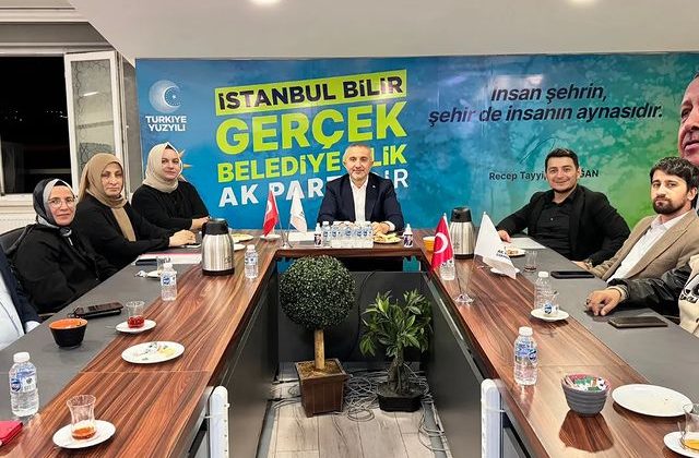 AK Parti Çekmeköy İlçe Başkanlığı Toplantısında Stratejiler Belirlendi