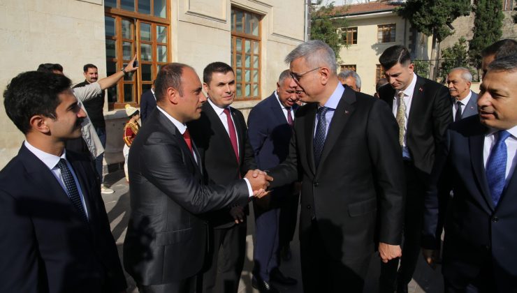 Belediye Başkan Vekili Onur Güleçoğlu, Sağlık Bakanı Prof. Dr. Kemal Memişoğlu’nu Kilis’te Ağırladı