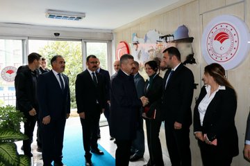 Artvin Valisi Dr. Turan Ergün, Tarım ve Orman Müdürlüğü’nü Ziyaret Etti
