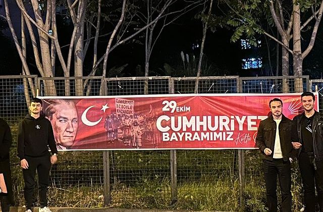 Cumhuriyet Bayramı Kutlamaları Kadıköy İlçe Gençlik Kolu Tarafından Gerçekleştirildi