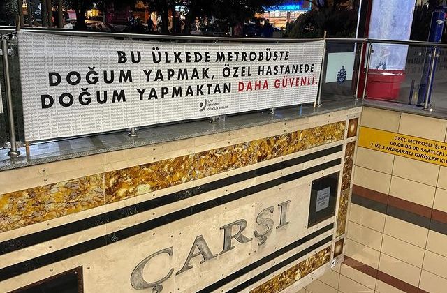 CHP Ümraniye Gençlik Kolları Yenidoğan Çetesine Karşı Pankart Çalışması Düzenledi