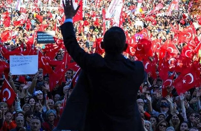 İstanbul’da Teröre ve Şiddete Karşı Miting Düzenlendi