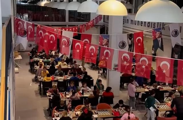 29 Ekim Cumhuriyet Bayramı’nda Kartal’da Satranç Turnuvası Düzenlendi