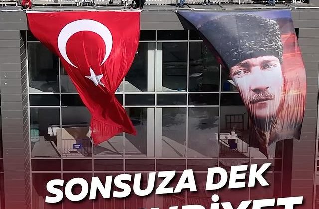 Çekmeköy Belediye Başkanı Orhan Çerkez Cumhuriyet Bayramı Mesajı Yayımladı