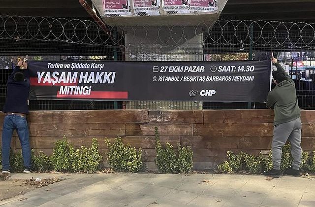 CHP Kartal Gençlik Kolları, “Yaşam Hakkı” Mitingi Öncesi Pankart Asma Etkinliği Gerçekleştirdi