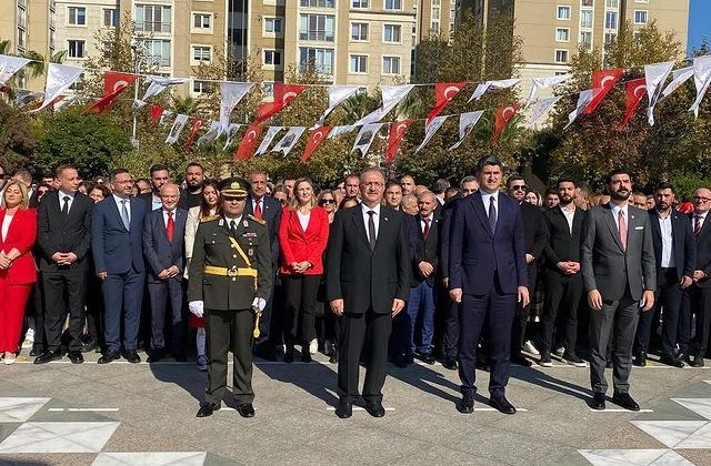 Ataşehir Kaymakamı Bekir Dinkirci, Cumhuriyet Bayramı Kutlamalarına Katıldı