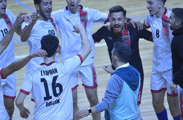 Gölcük Belediyespor Erkek Voleybol Takımı Başarılı Bir Galibiyet Aldı