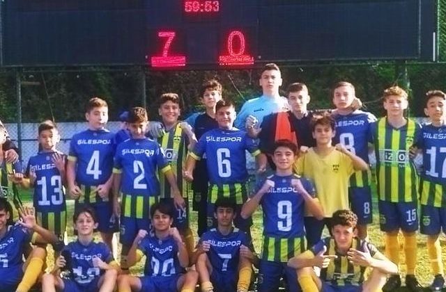 Şilespor U-14 Ligi’nde Erenköy Gençlik’i 7-0 Yendi ve Yenilmezlik Serisini Sürdürdü