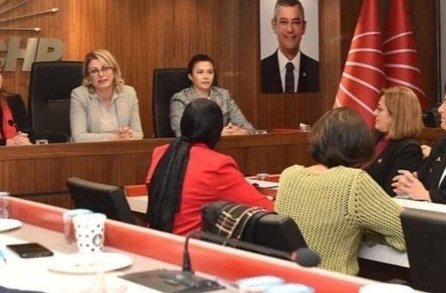 Kadın Kolları Genel Başkanı Asu Kaya “Teröre ve Şiddete Karşı Yaşam Hakkı Mitingi” Öncesinde Toplantı Gerçekleştirdi