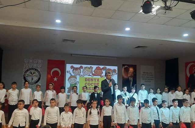 Cemile Besler İlkokulu Dünya Çocuk Hakları Günü’nde Özel Program Düzenledi