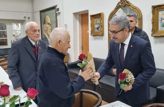 Üsküdar Kaymakamı Adem Yazıcı, Öğretmenler Günü’nde Huzurevi Ziyareti Gerçekleştirdi