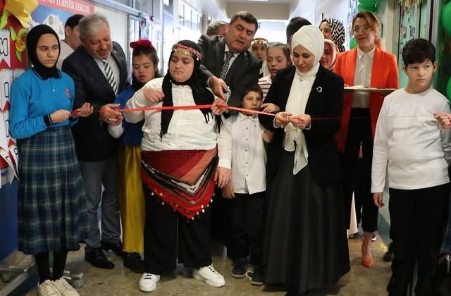 Monster Bilgisayar’ın desteğiyle Anafartalar İmam Hatip Ortaokulu’nun Özel Eğitim Sınıfı açıldı