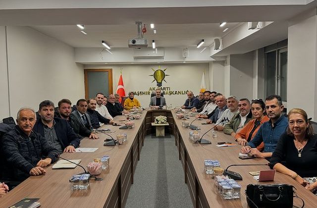 AK Parti Ataşehir İlçe Başkanlığı Haftalık Toplantısını Gerçekleştirdi