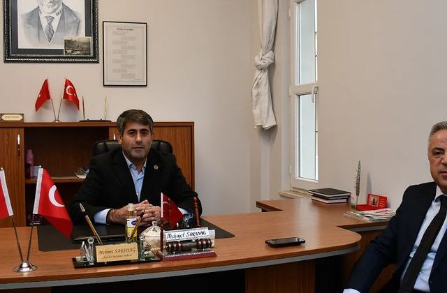 Çekmeköy Kaymakamı Resul Çelik, Aydınlar Mahallesi Muhtarı Mehmet Sarıdağı’nı Ziyaret Etti