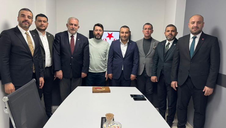 Yeniden Refah Partisi İstanbul İl Başkanı Nuri Özata,Pendik Sivaslılar Derneğini Ziyaret etti