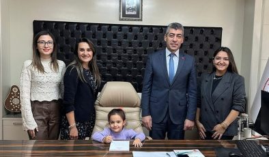 Akşemsettin Anaokulu Öğrencileri Öğretmenler Günü İçin İlçe Millî Eğitim Müdürü’nü Ziyaret Etti