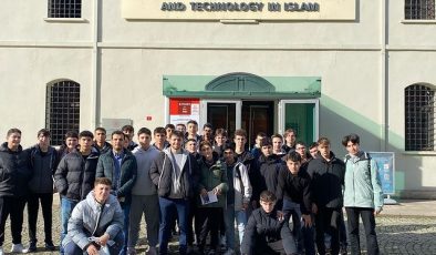 Pendik Anadolu Lisesi Öğrencileri İslam Tarihi ve Teknoloji Müzesi’ni Ziyaret Etti