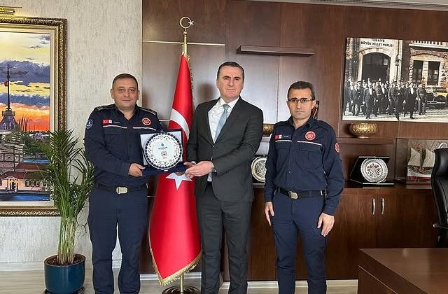 Pendik İtfaiye Grup Amiri’nden Kaymakam Ziyareti