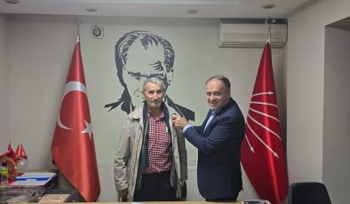 CHP Pendik İlçe Başkanlığı’nda Yeni Üye Rozeti Taktimi