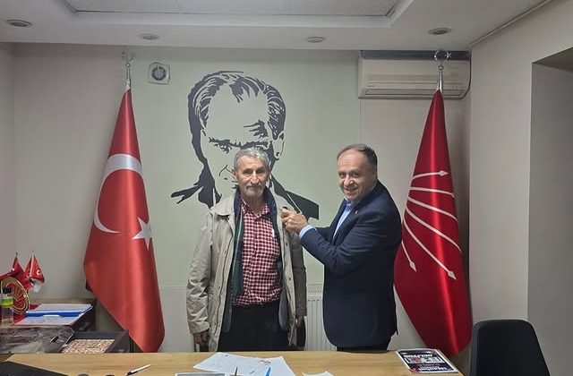 CHP Pendik İlçe Başkanlığı’nda Yeni Üye Rozeti Taktimi