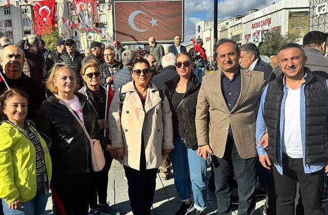 CHP Ümraniye Kadın Kolları Demokrasi İçin Meydanlarda