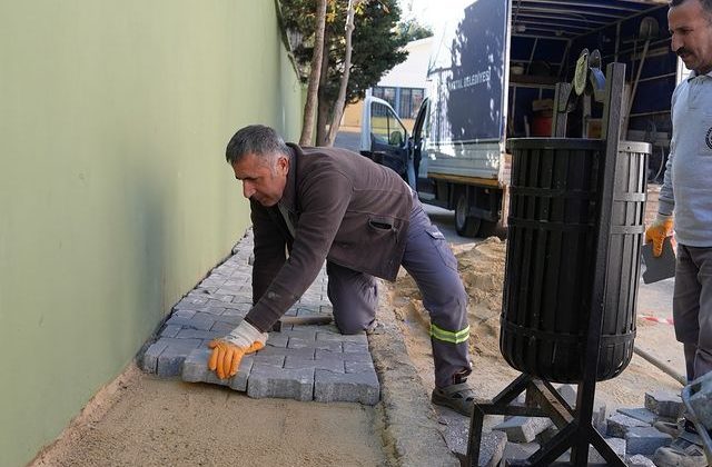 Kartal’da Kaldırım Yenileme Çalışmaları Devam Ediyor