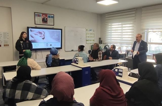 İçişleri Bakanlığı, ‘En İyi Narkotik Anne’ Projesi İle Velilere Bilgilendirme Etkinliği Düzenledi