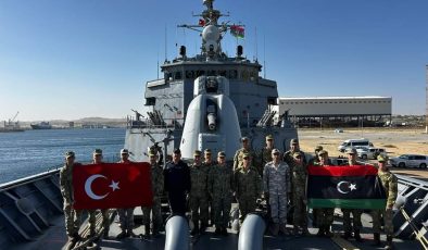 Türk Deniz Görev Grubu, Libya’ya Yaptığı Ziyaret ile İki Ülke Arasındaki Askeri İşbirliğini Güçlendiriyor