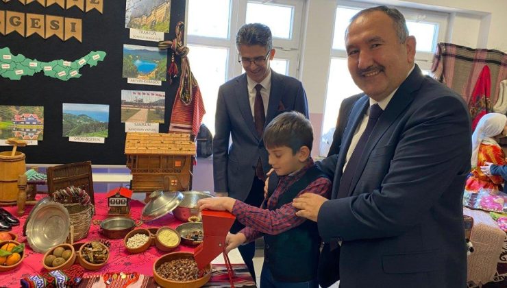 TUTUM, YATIRIM VE TÜRK MALLARI HAFTASI MUSTAFA KUTLU İLKOKULU’NDA ÇOŞKUYLA KUTLANDI