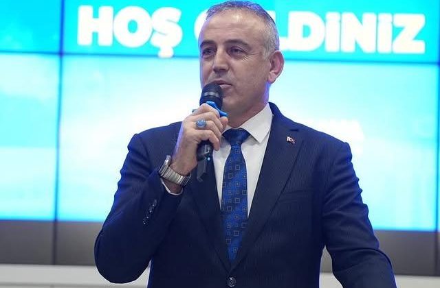 İstanbul Ümraniye’de Siyasi Birliktelik Sağlandı