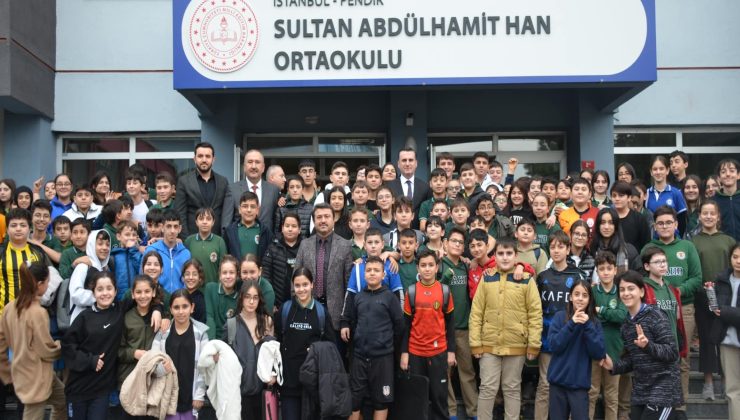 Pendik Kaymakamı Mehmet Yıldız’ın Okul Ziyaretleri Hız Kesmeden Devam Ediyor