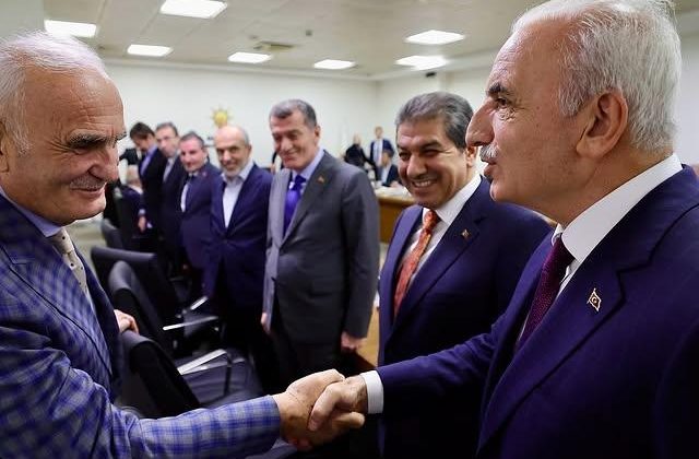 AK Parti İstanbul Teşkilatı Belediyecilik Çalışmalarını Ele Aldı