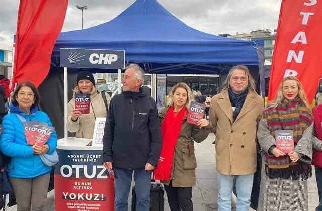 Asgari Ücret Talepleri Kadıköy İskele Meydanı’nda Duyuruldu