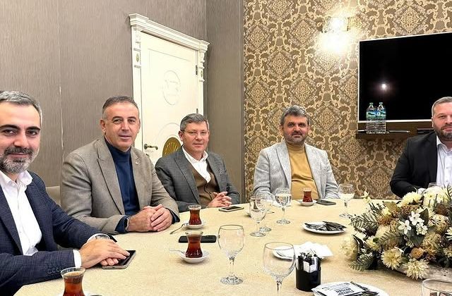 İstanbul’da Anadolu Yakası İlçe Başkanları ile Bir Araya Gelindi
