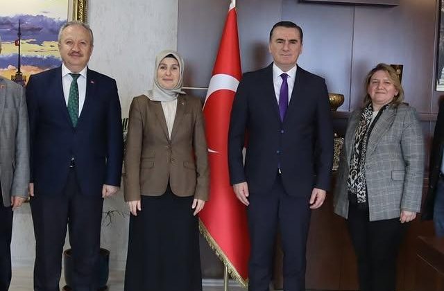 Karabük İli Sosyal Yardımlaşma ve Kültür Derneği Kaymakamı Ziyaret Etti