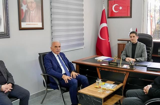 AK Parti Ümraniye İlçe Başkanı Salim Çetinkaya, Esenevler Mahallesi Muhtarını Ziyaret Etti