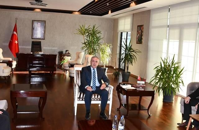 Ziraat Bankası Şube Müdürleri Çekmeköy Kaymakamını Ziyaret Etti